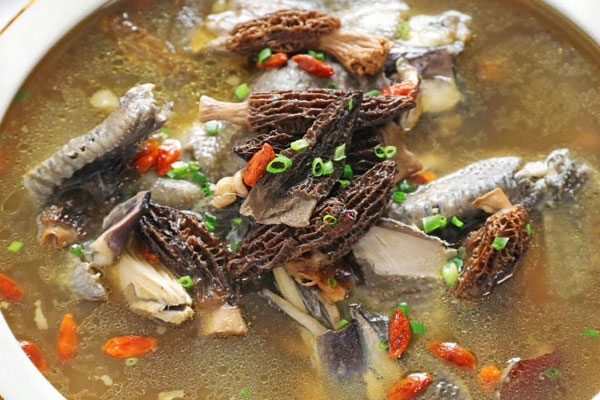 羊肚菌枸杞當(dāng)歸燉烏雞的做法，有哪些功效作用