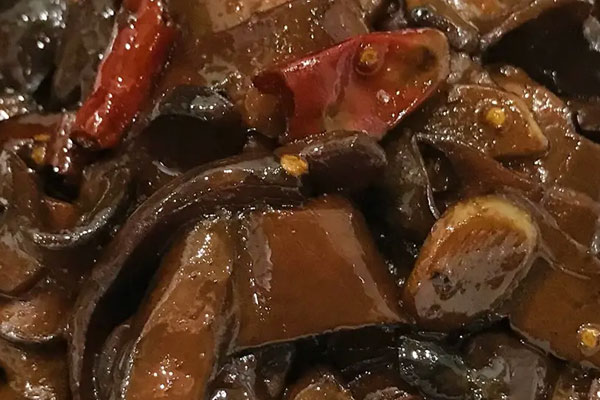 牛肝菌不適合什么人吃，炒牛肝菌可以放蔥嗎