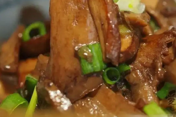 炒牛肝菌能放蔥嗎 炒牛肝菌能放蔥嗎