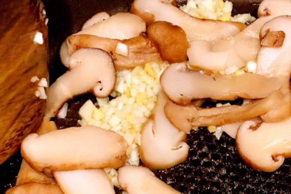 鮑魚芝士焗松茸的功效作用 鮑魚芝士焗松茸的功效作用