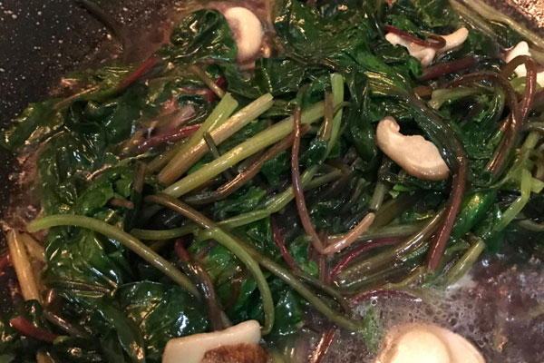 松茸腰果炒紅蓮草的功效作用 松茸腰果炒紅蓮草的功效作用