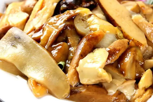 牛肝菌和葛根能一起吃嗎 牛肝菌和葛根能一起吃嗎