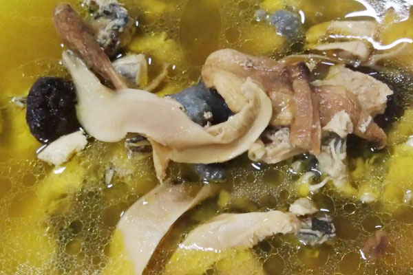 痛經(jīng)能吃松茸嗎 痛經(jīng)能吃松茸嗎