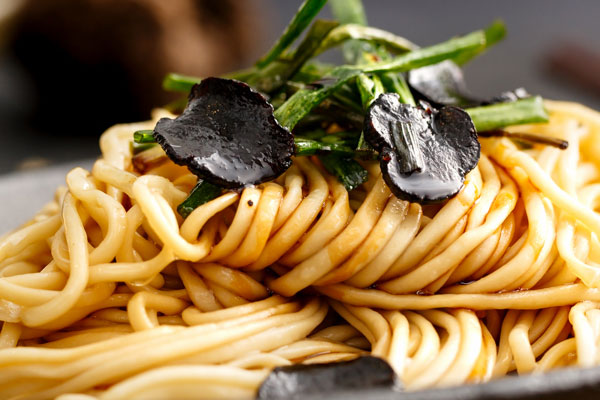 黑松露蔥油拌面怎么做好吃，有哪些食用禁忌