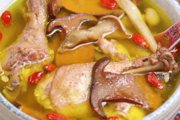 牛肝菌白玉菇枸杞雞湯的做法，有哪些營養(yǎng)價(jià)值