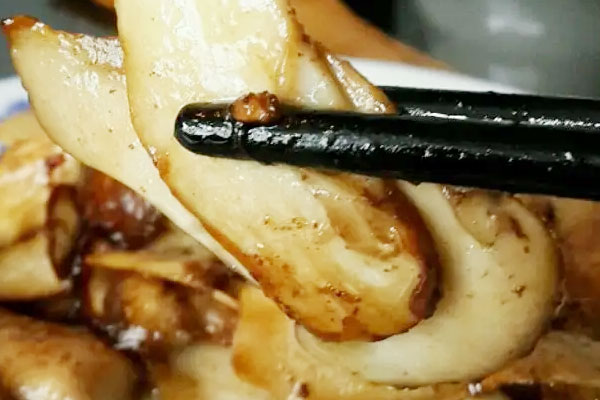 煮熟的松茸隔夜可以吃嗎，松茸雞湯冬天放了2天能喝嗎