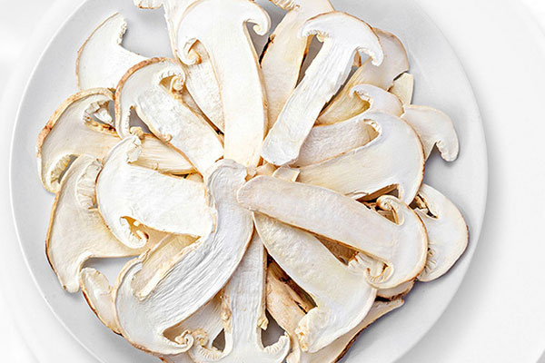 干松茸可以生吃嗎，松茸可以涼拌吃嗎