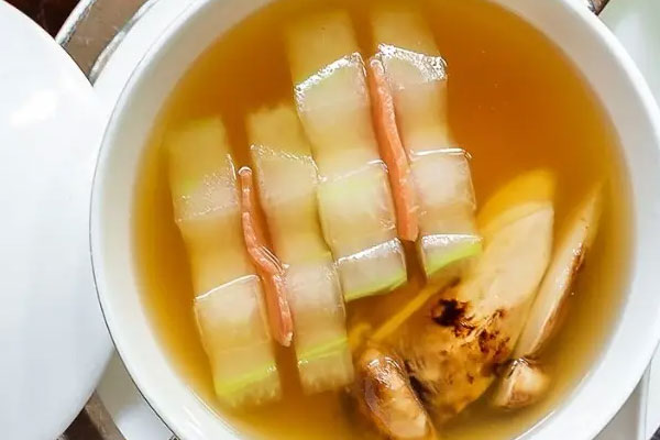 咳嗽能不能吃松茸湯 咳嗽能不能吃松茸湯