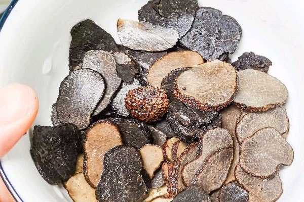 黑松露鮑魚烏雞湯的功效作用