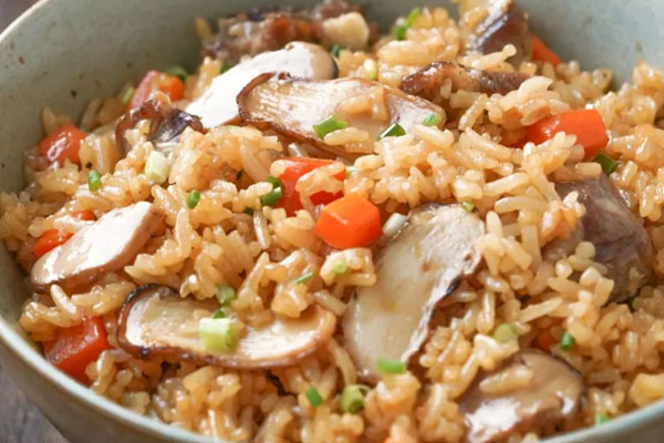 松茸排骨胡蘿卜燜飯的做法，有哪些營養(yǎng)價(jià)值