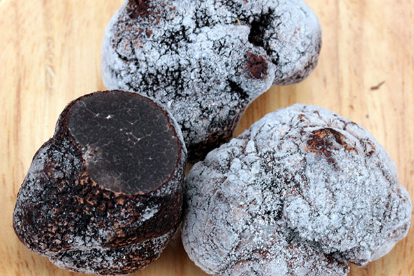 黑松露冷凍后變軟還能吃嗎，黑松露冷凍還是冷藏