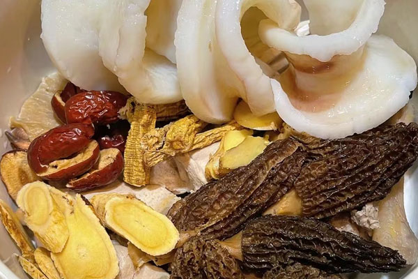 羊肚菌黨參淮山雞湯的功效作用 羊肚菌黨參淮山雞湯的功效作用