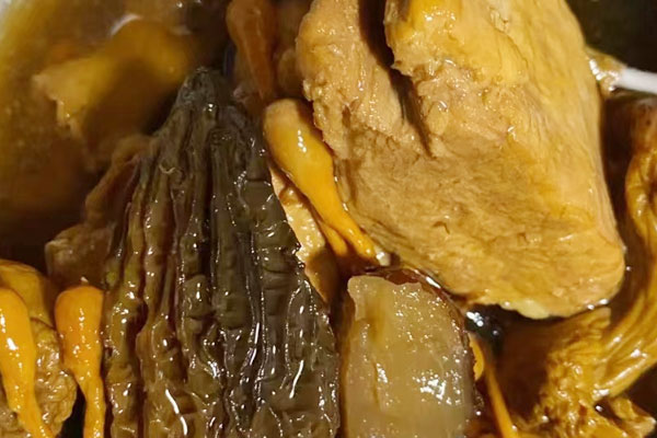 羊肚菌花生豬骨湯怎么做好吃，有哪些功效作用