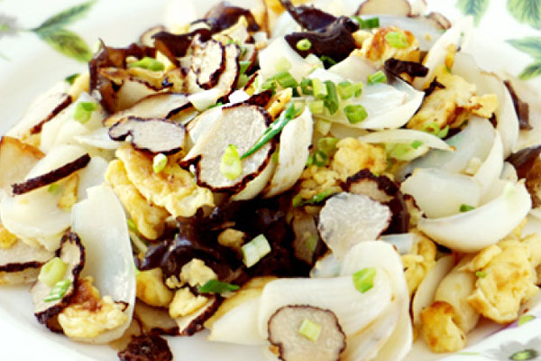 黑松露百合炒雞蛋的做法，有哪些營(yíng)養(yǎng)價(jià)值