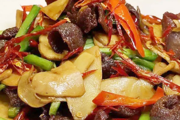 牛肝菌辣炒牛干巴的做法，有哪些功效作用
