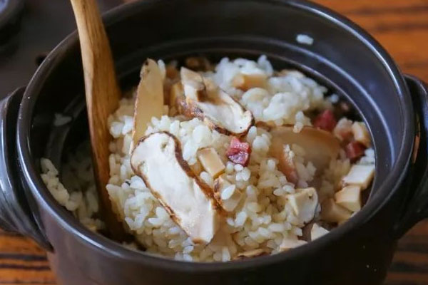 松茸的脂肪含量高嗎 松茸的脂肪含量高嗎