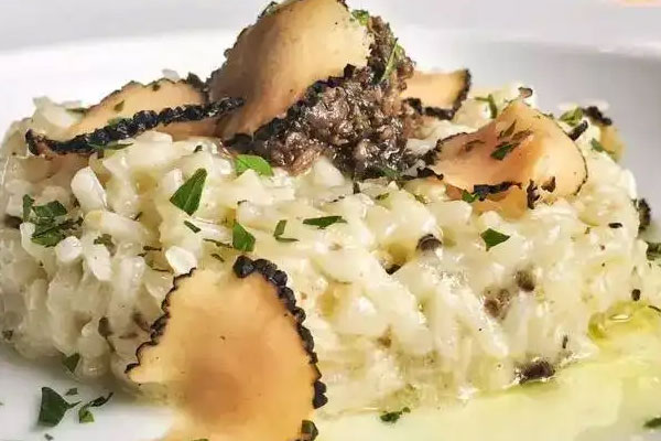 黑松露吃多了會(huì)胃疼嗎，減肥可以吃黑松露嗎