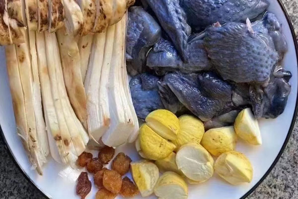 松茸板栗龍眼烏雞湯的功效作用 松茸板栗龍眼烏雞湯的功效作用