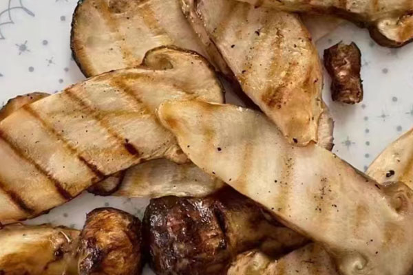 松茸是蘑菇的一種嗎，松茸是寄生菌嗎