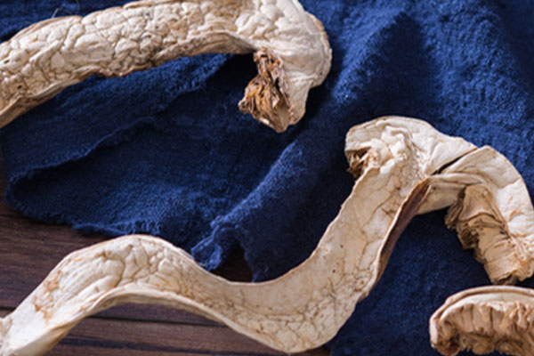 曬干松茸的加工細(xì)節(jié)，松茸是高蛋白嗎