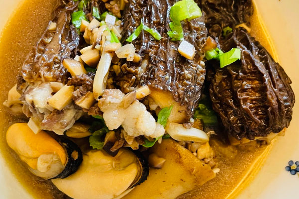 羊肚菌淡菜筒骨湯的做法，有哪些禁忌人群