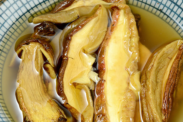牛肝菌泡多久最好，牛肝菌泡發(fā)隔夜有毒嗎