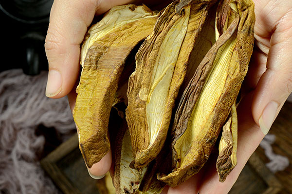 牛肝菌曬干了有營(yíng)養(yǎng)嗎，牛肝菌烘干的溫度