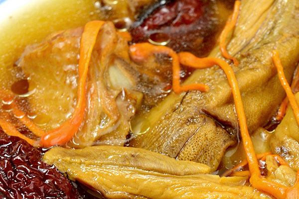 牛肝菌煲湯可以搭配什么食物 牛肝菌煲湯可以搭配什么食物
