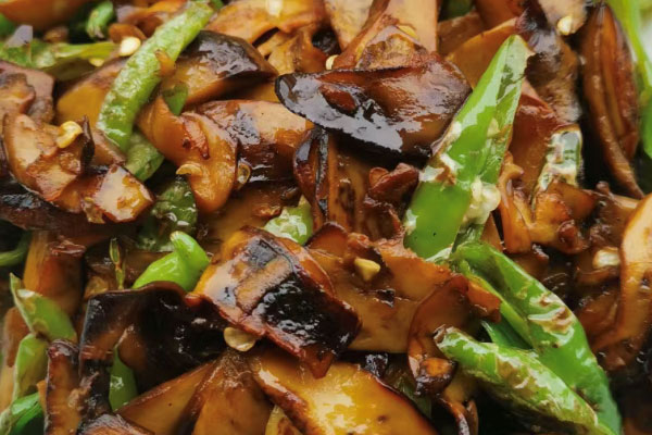 牛肝菌可以蒸來吃嗎，白蔥牛肝菌要去皮嗎