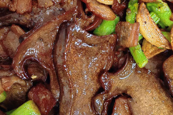 牛肝菌是不是大腳菌 牛肝菌是不是大腳菌