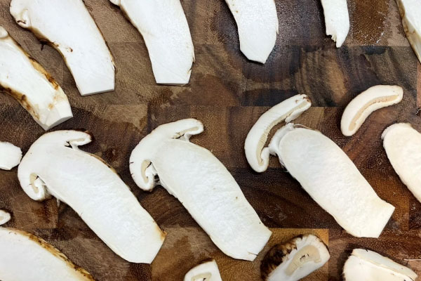 松茸可以燉鴿子湯嗎 松茸可以燉鴿子湯嗎