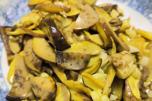 牛肝菌燉湯冷水下鍋嗎 牛肝菌燉湯冷水下鍋嗎