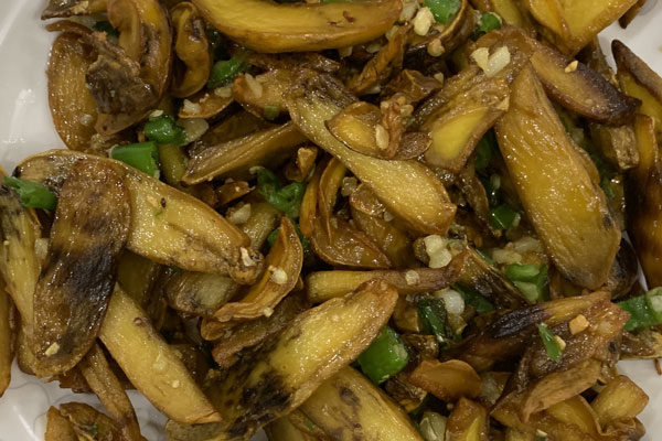 牛肝菌炒熟后有苦味有毒嗎，牛肝菌是平性食物嗎